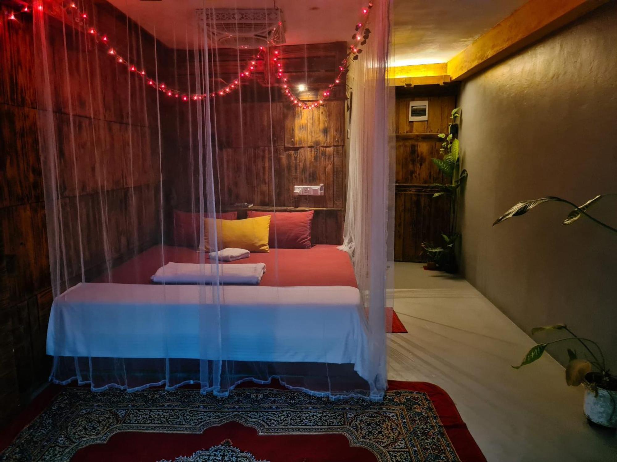 加姆波勒 La Pinchi " Pinchi'S Bed "酒店 外观 照片